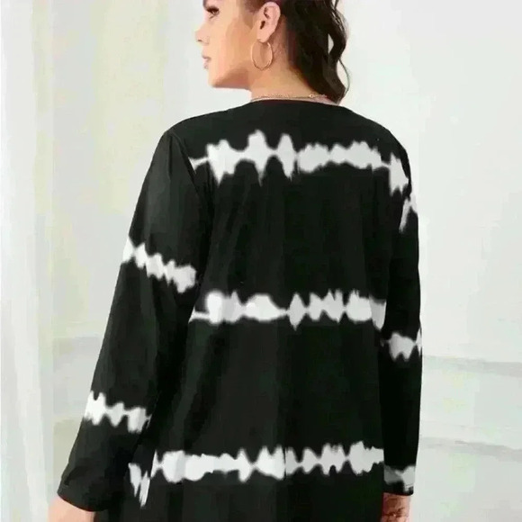 Plus size open front tie dye cardigan - Picture 2 of 3
